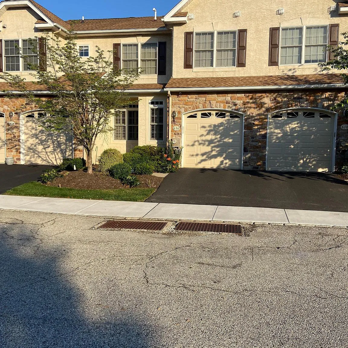 3 bed, 3.5 bath, 3260 sqft, $3,800 — Photo 3