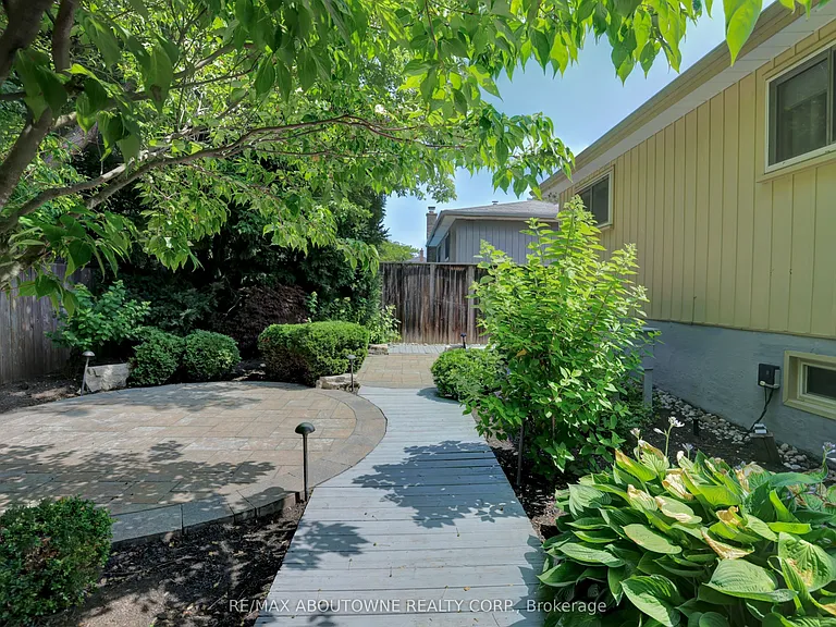 497 Anthony Dr — Photo 31