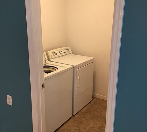 3rd image of 951 Ergle St
