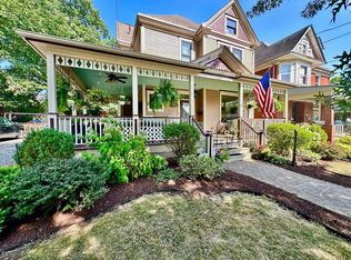 516 4th St, Oakmont, PA