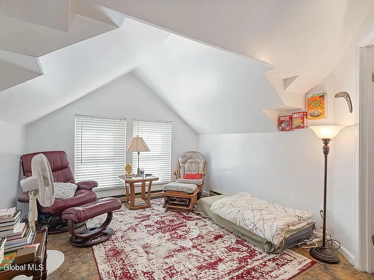 1587 Bradley St — Photo 9