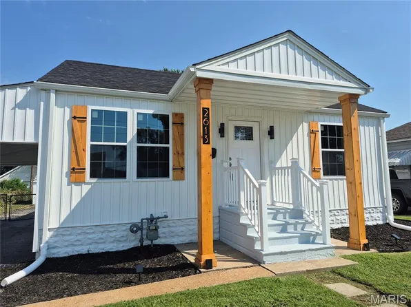 2613 E 27th St, Granite City, IL 62040