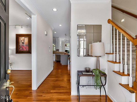 2nd image of 6104 Wolverhampton Dr