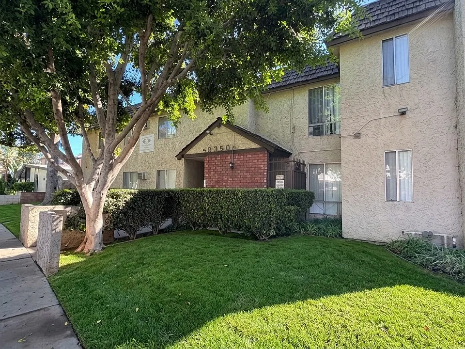 8350 Amigo Ave #14