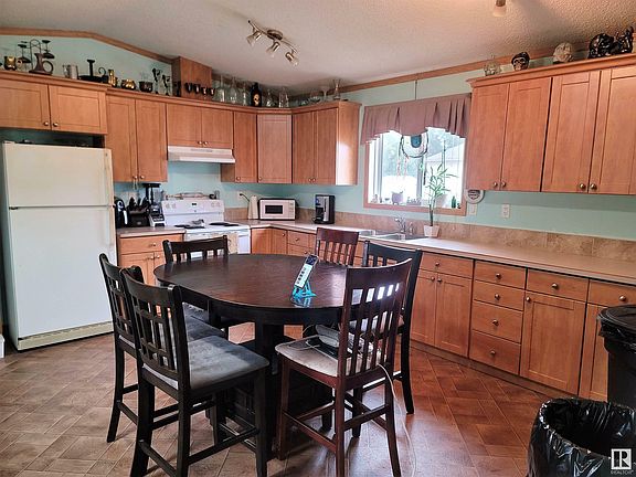 2nd image of 4803 43rd St