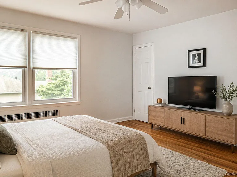 121 Manhasset Ave — Photo 23