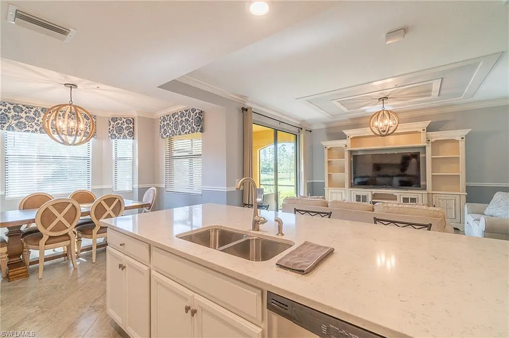 2 bed, 2.0 bath, 1232 sqft, $6,500 — Photo 3