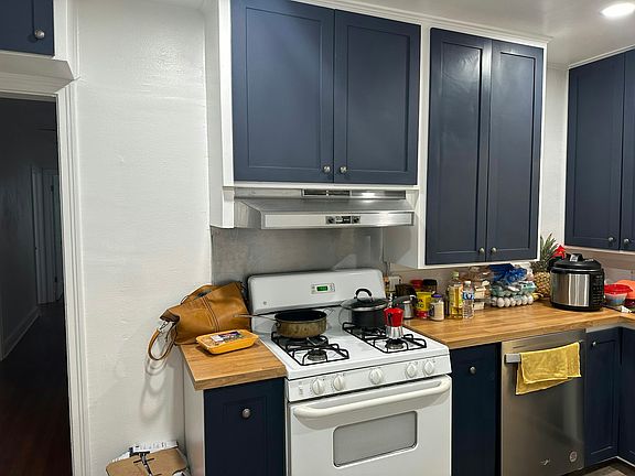 3rd image of 2403 Hancock Dr