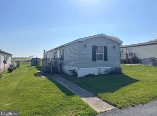 102 Ricklin Dr, Leola, PA 17540