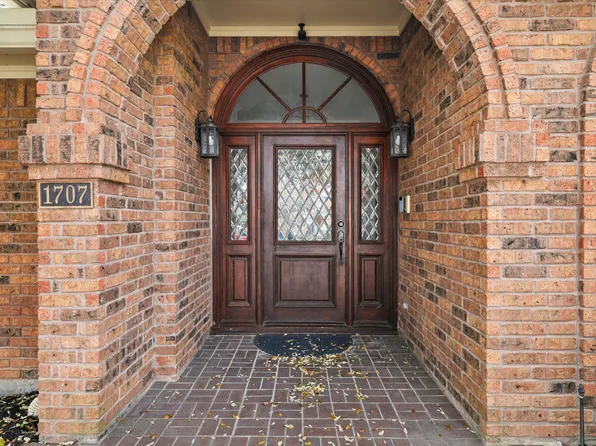 1707 Timber Ridge Cir, Corinth, TX 76210