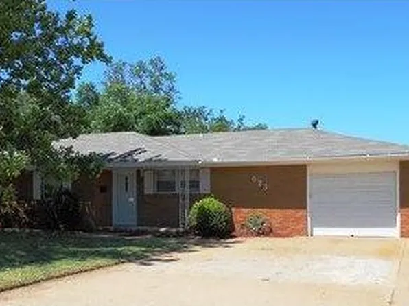 923 Krest Dr, Weatherford, OK 73096