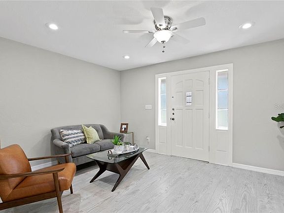 4th image of 417 W Henry Ave