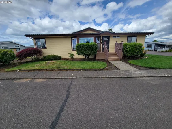 1300 Pioneer Way, Forest Grove, OR 97116