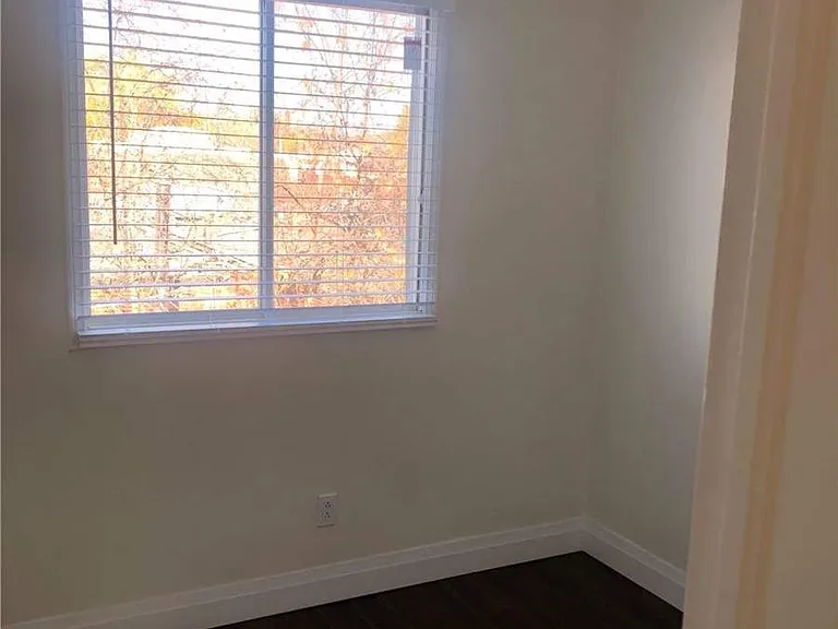 2295 Marine Dr #8 — Photo 17