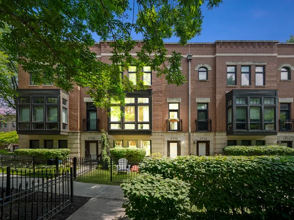 1710 W Surf St, Chicago, IL 60657