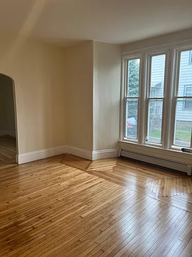 173 Cross St #1 Photo 1