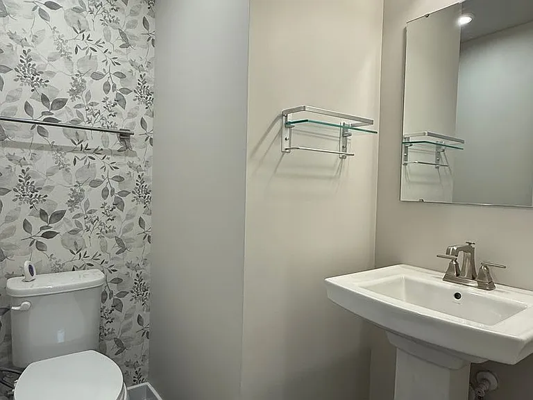 506 Ladywell St — Photo 15