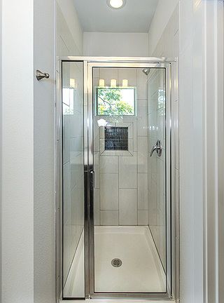 4th image of 223 W Laurel St