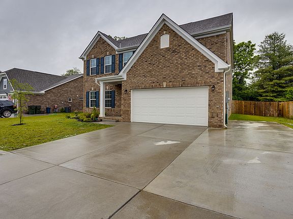 3rd image of 561 Goodman Dr