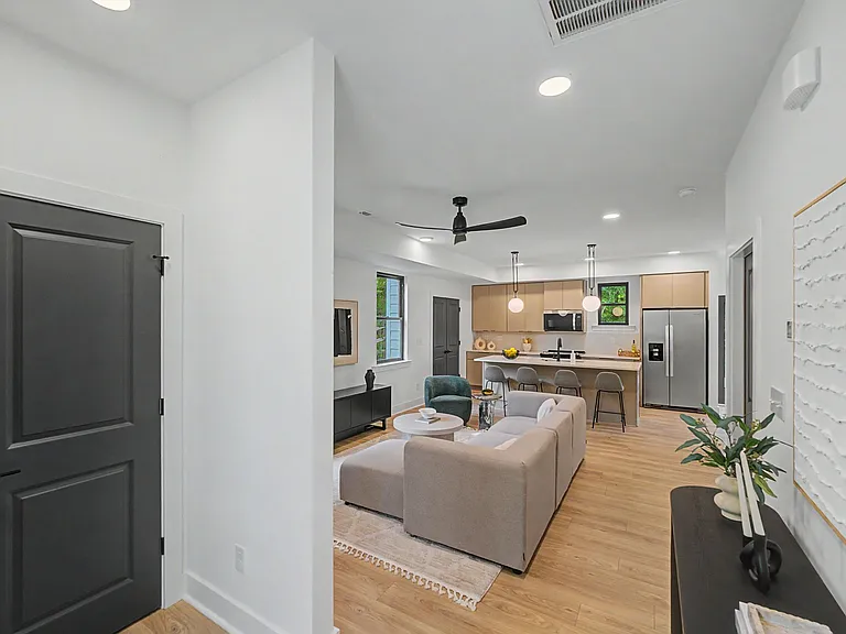 6717 Tracy Ave — Photo 3