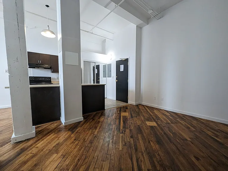 35 Water St S #211 — Photo 3