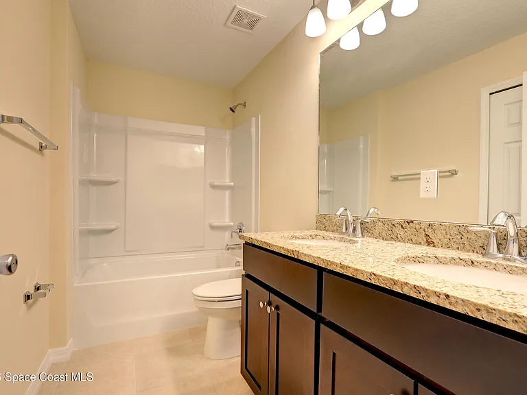 743 Breakwater Ter — Photo 33