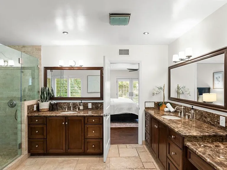 24364 Arcadia St — Photo 14