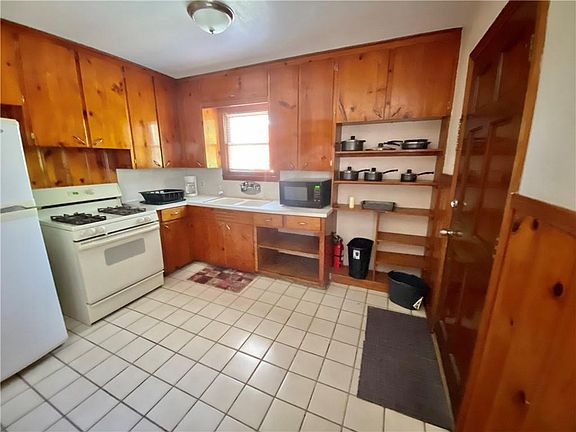 4th image of 757 Sheridan Dr