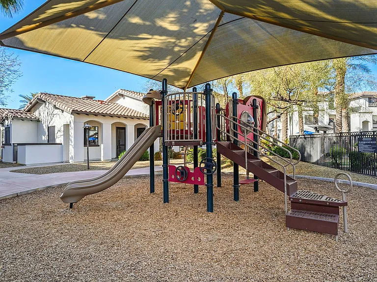 Serafina Apartment Homes — Photo 16