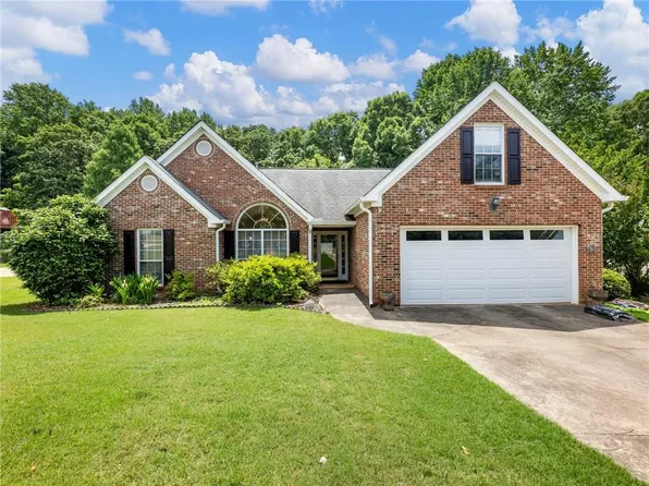 4541 Summerset Dr, Gainesville, GA 30507