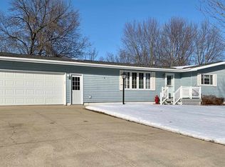 925 Church St, Jesup, IA 50648