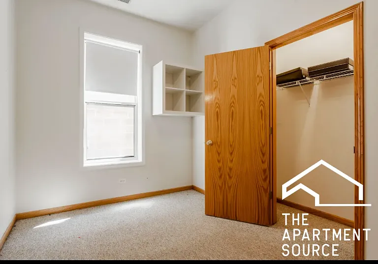 1452 N Leavitt St #2F — Photo 8