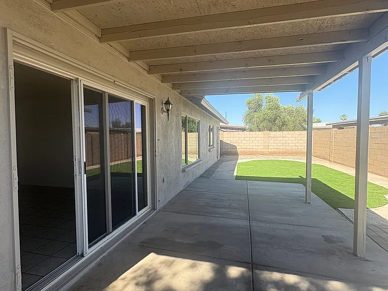 7137 W Colter St — Photo 26