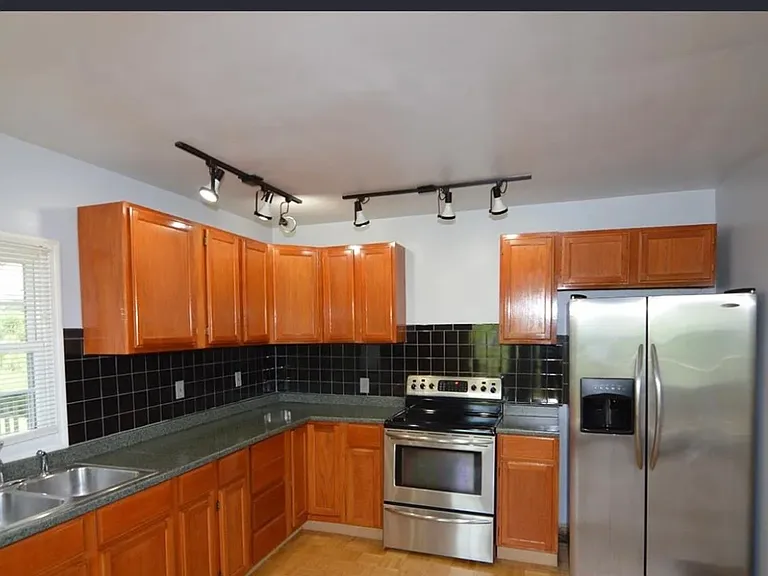 1460 Greendale Rd — Photo 8