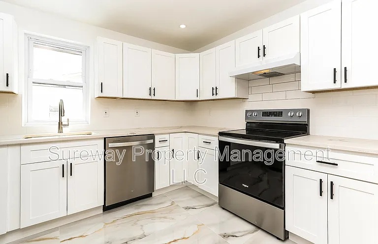 300 Monroe Ave #B — Photo 7