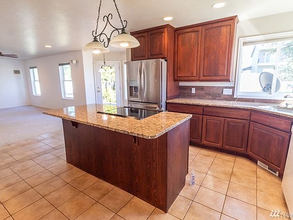 5th image of 395 Viewmont Dr SE