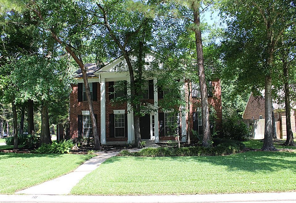 Beautiful Colonial-style home