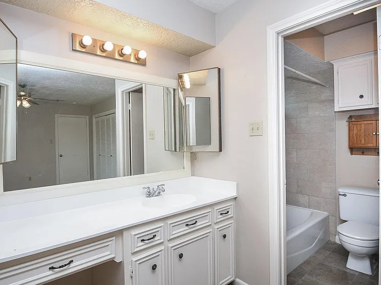 2113 Georgetown St — Photo 19