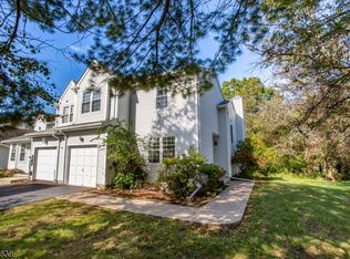 3 Munsee Trl, Branchburg, NJ 08876