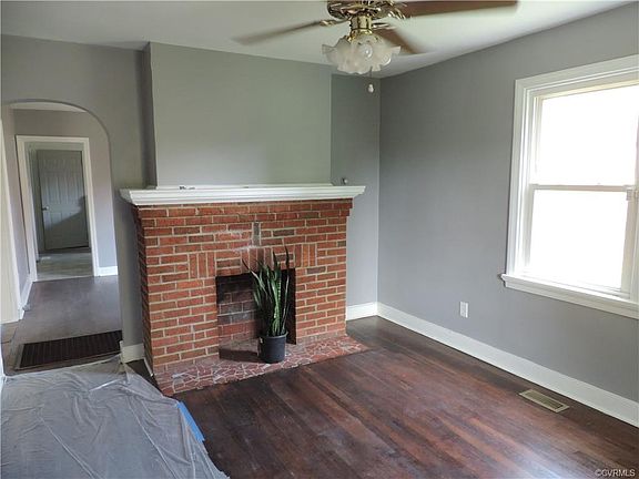 2nd image of 1303 Chambers St