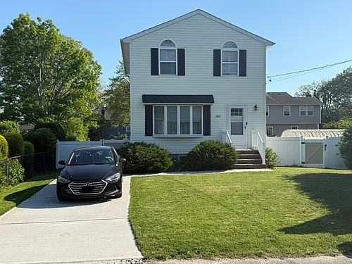 360 44th St Photo 1