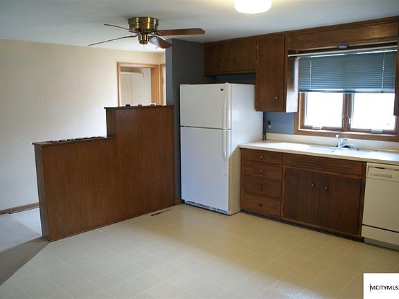3rd image of 808 17th St NE
