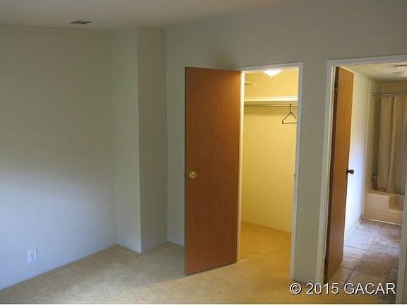 Bedroom with Bathroom Access