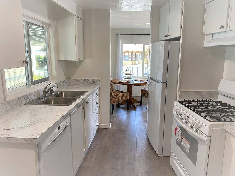 1st image of 8282 Murray Ave #3