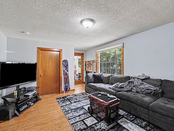 4th image of 717-719 5th St NW