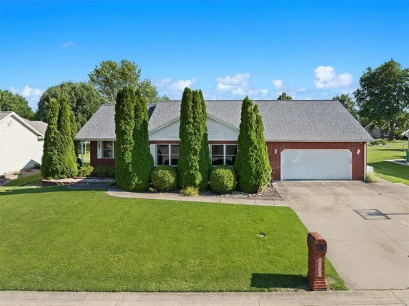 1006 N 11th St, Breese, IL 62230