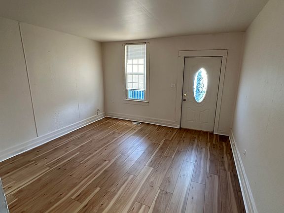 5th image of 1817 N Evans Ave