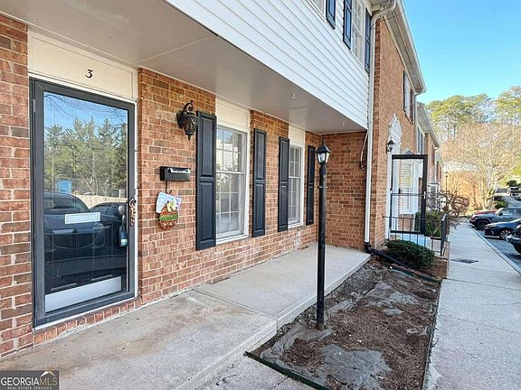 3rd image of 6520 Roswell Rd Unit 3