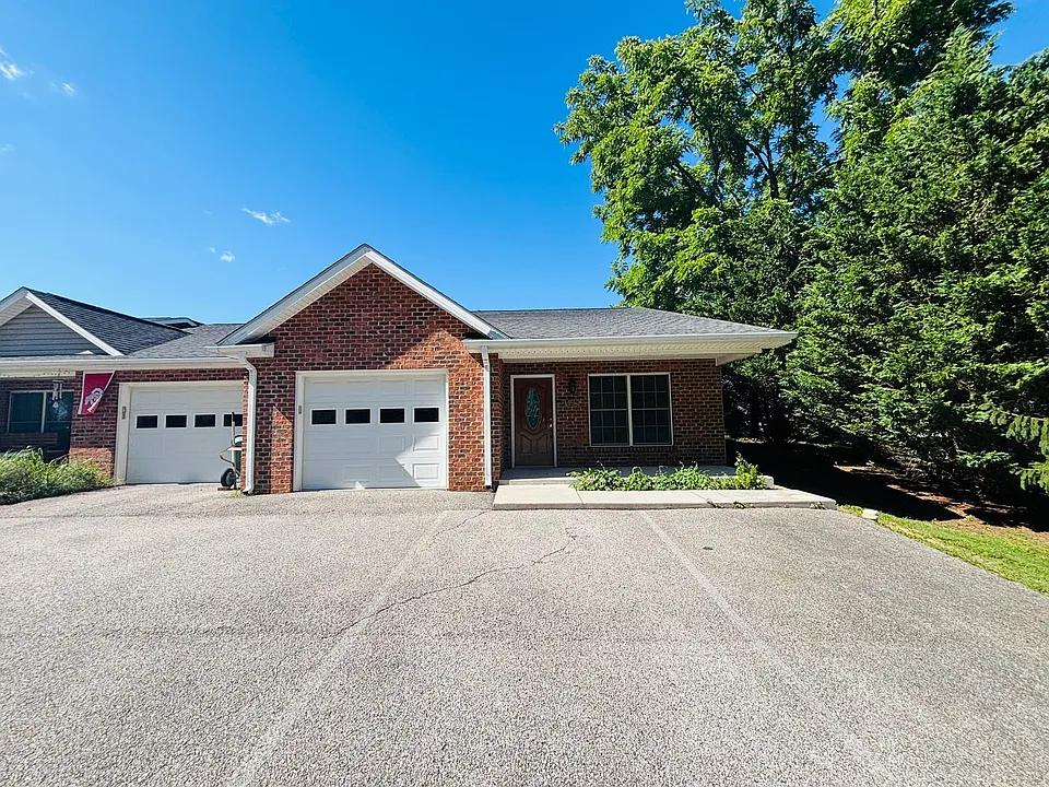 1132 Huff Ln