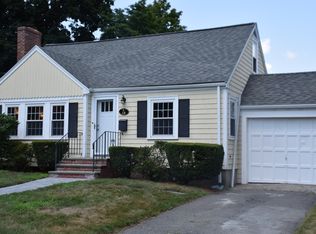15 Grosvenor Rd, Waltham, MA 02453